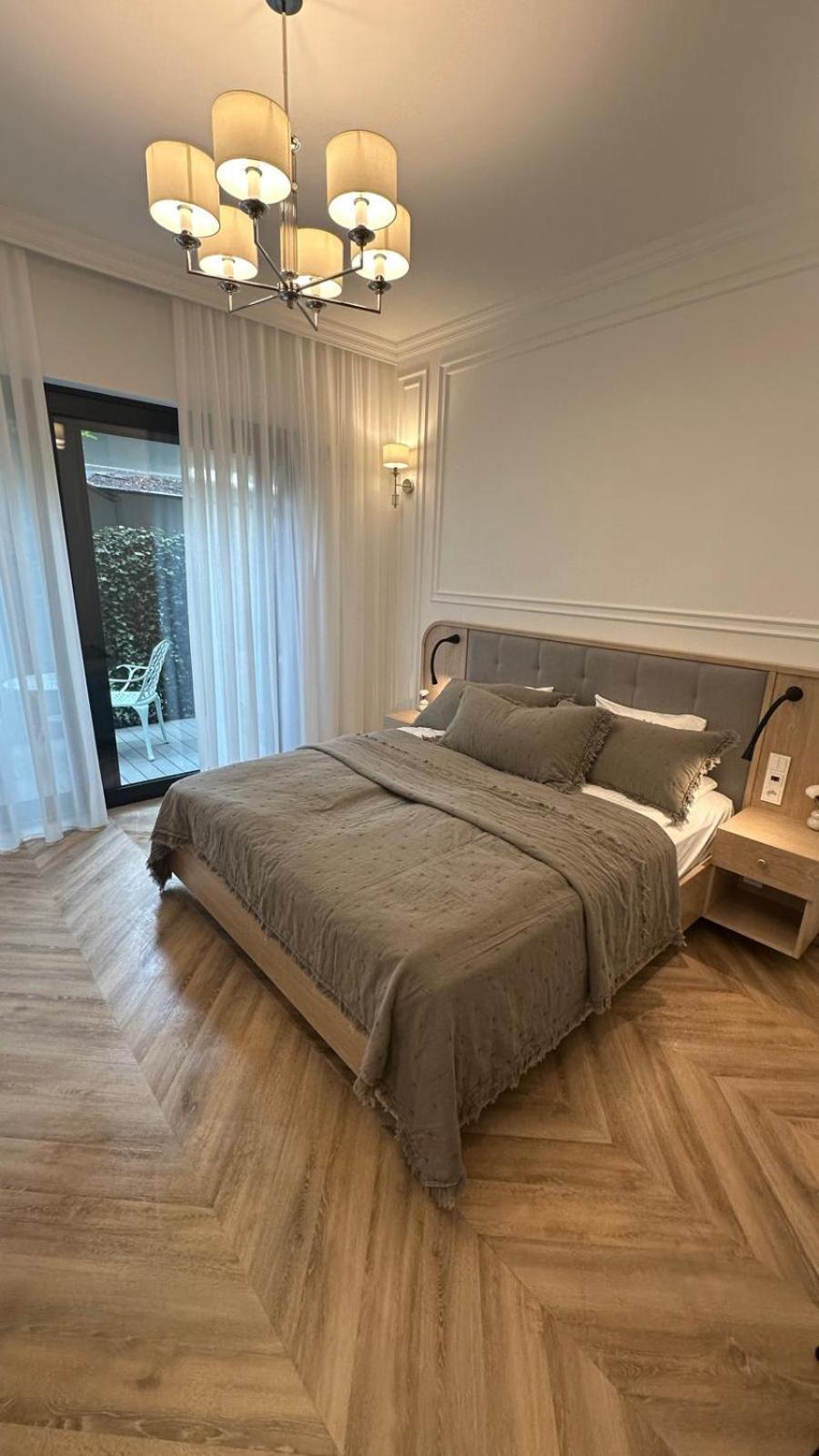 Cracow Old Town Luxury Apartments, Pool & Gym & Sauna & Parking & 24h Self Check-in *