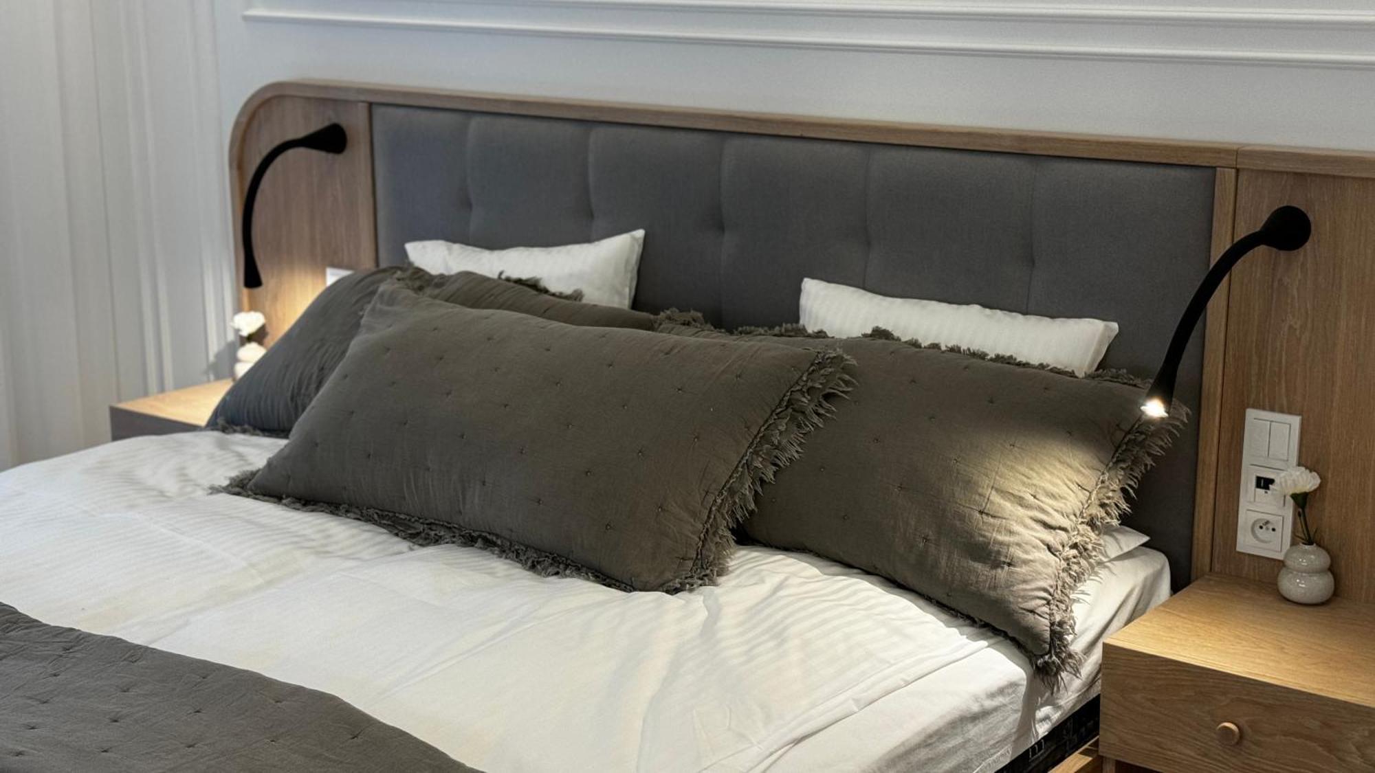 Cracow Old Town Luxury Apartments, Pool & Gym & Sauna & Parking & 24h Self Check-in Kraków