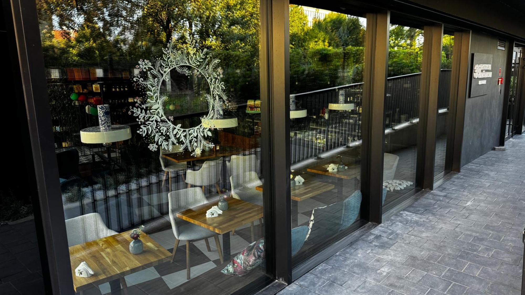 Cracow Old Town Luxury Apartments, Pool & Gym & Sauna & Parking & 24h Self Check-in *