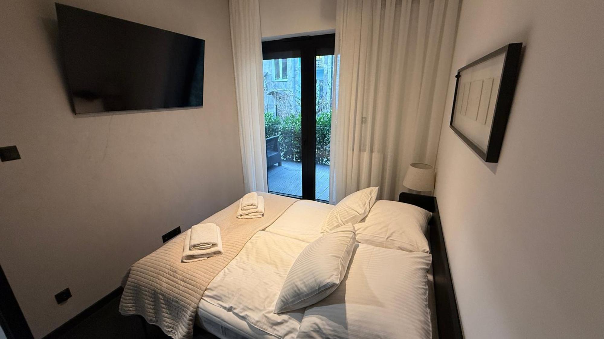 Cracow Old Town Luxury Apartments, Pool & Gym & Sauna & Parking & 24h Self Check-in * Kraków