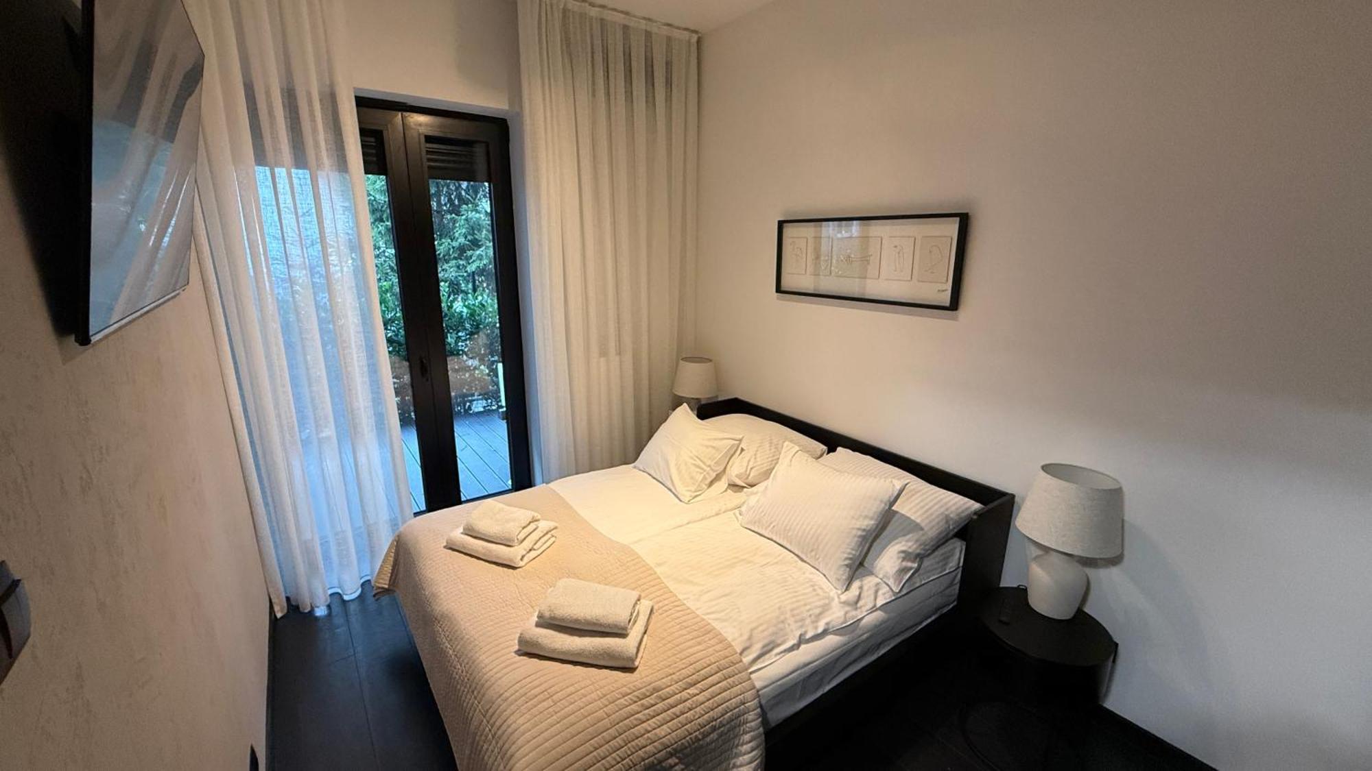 Cracow Old Town Luxury Apartments, Pool & Gym & Sauna & Parking & 24h Self Check-in * Kraków