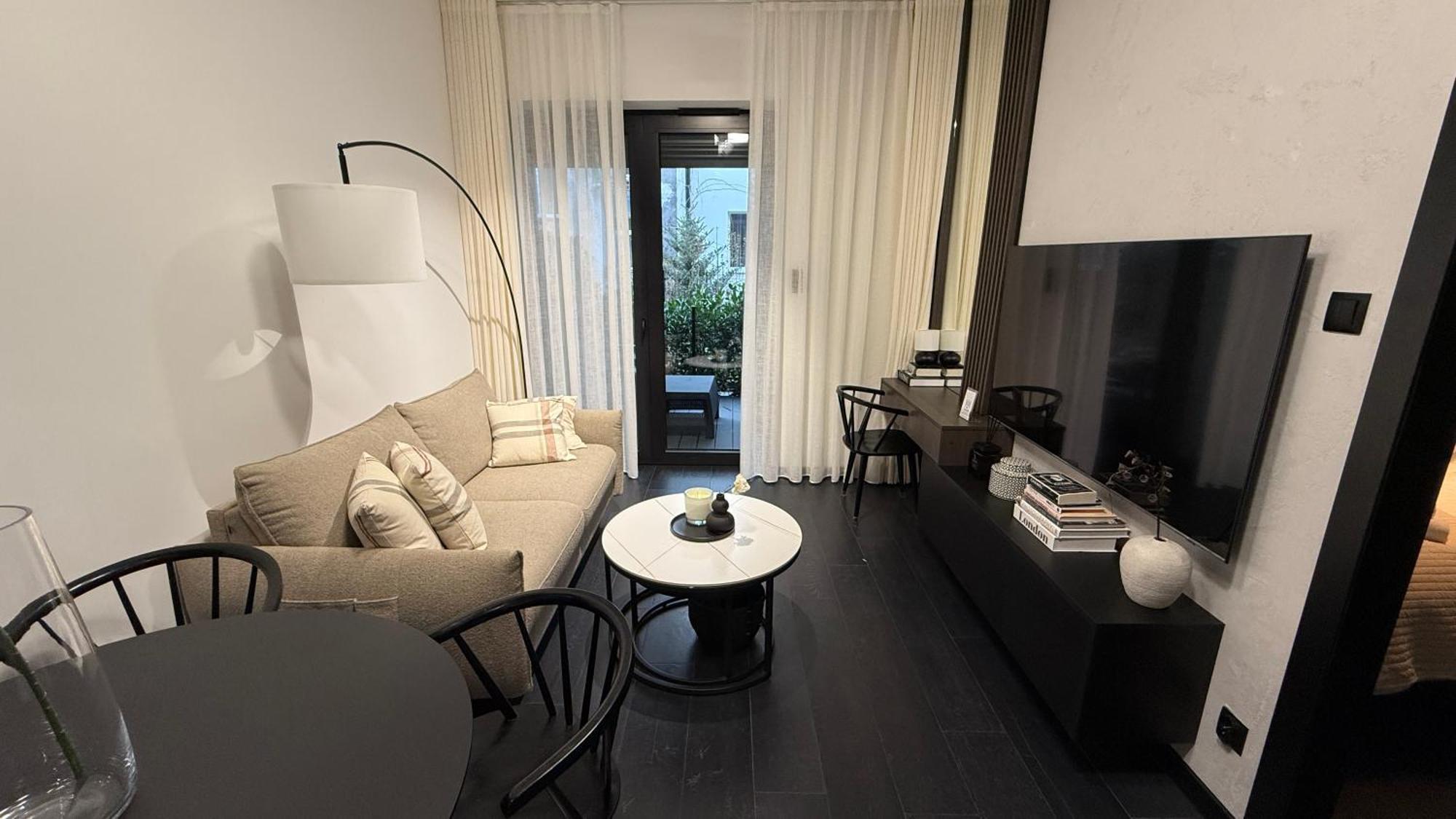 Cracow Old Town Luxury Apartments, Pool & Gym & Sauna & Parking & 24h Self Check-in *