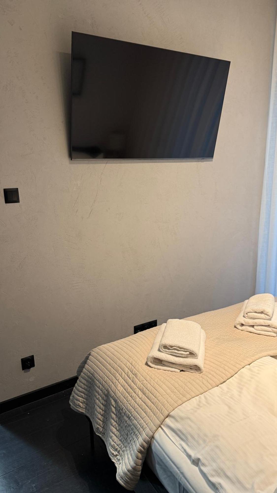 Cracow Old Town Luxury Apartments, Pool & Gym & Sauna & Parking & 24h Self Check-in Apartment
